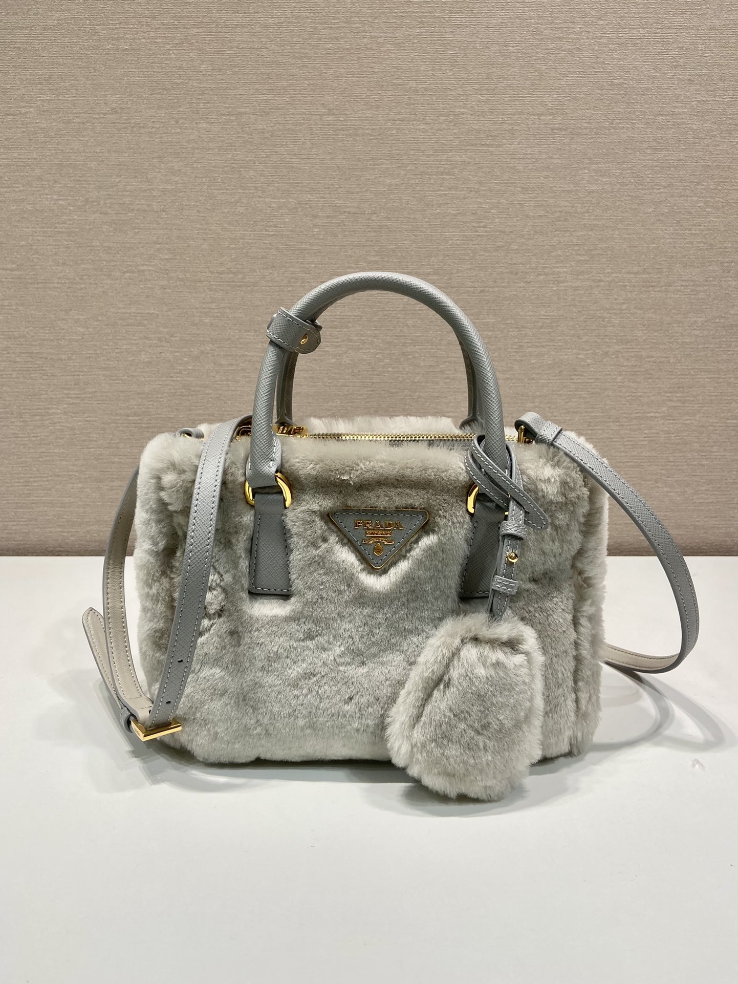 Pra*a galleria saffiano shearling top-handle bag