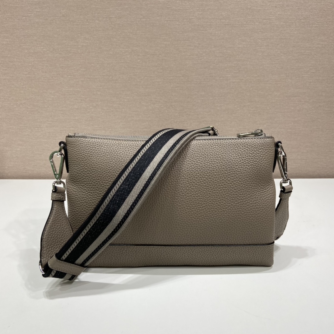 Pra*a leather shoulder bag