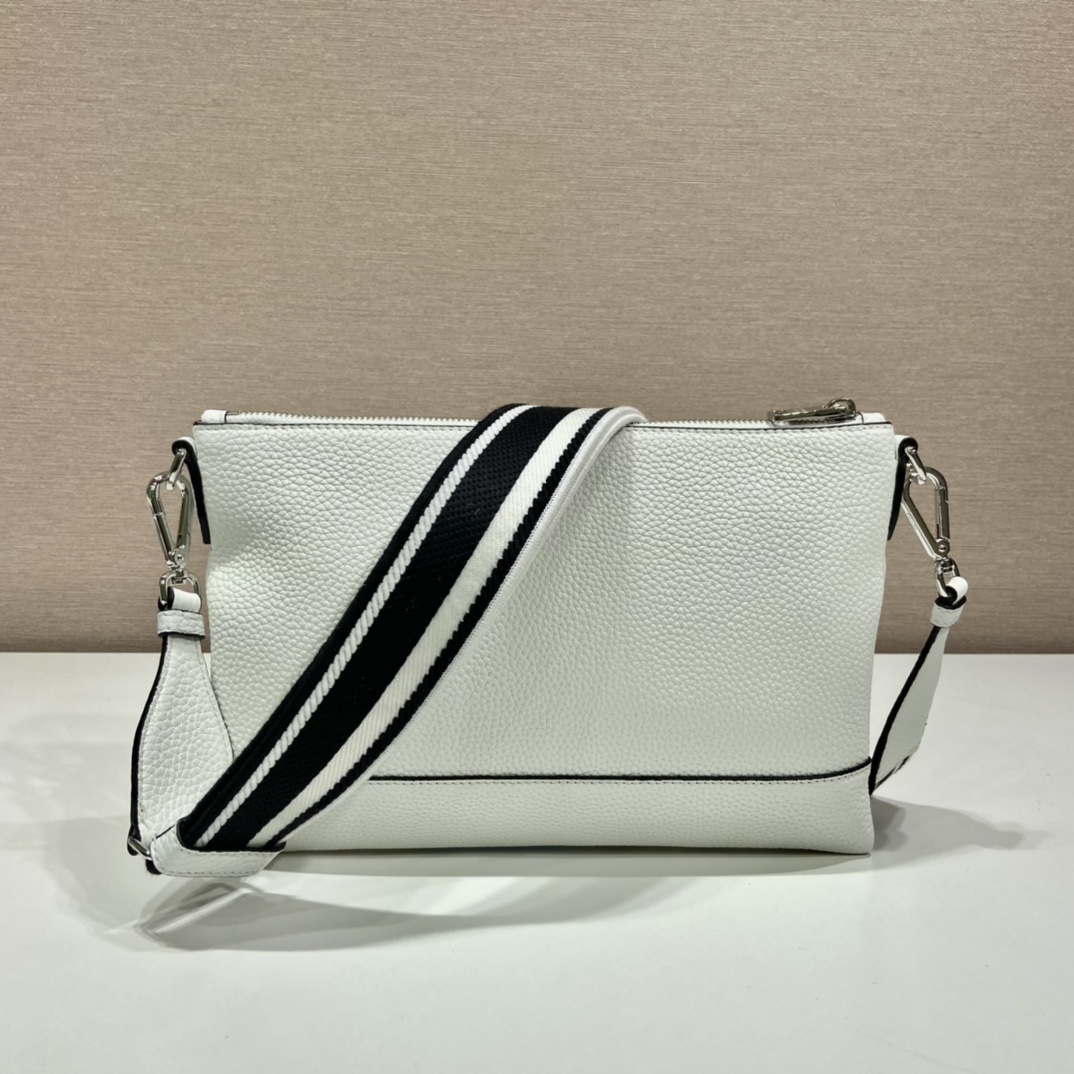 Pra*a leather shoulder bag