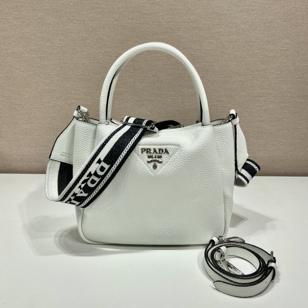 Pra*a small leather handbag