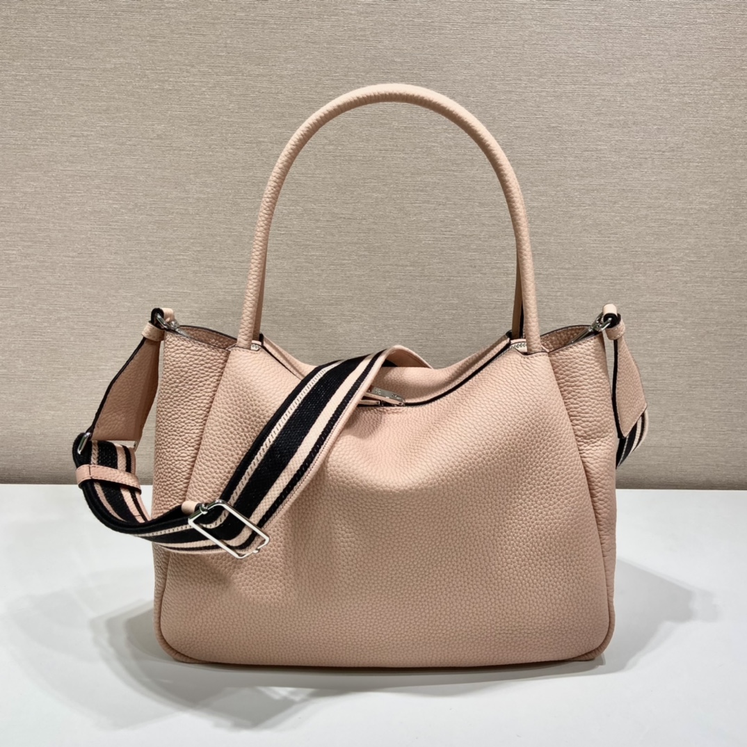 Pra*a large leather handbag