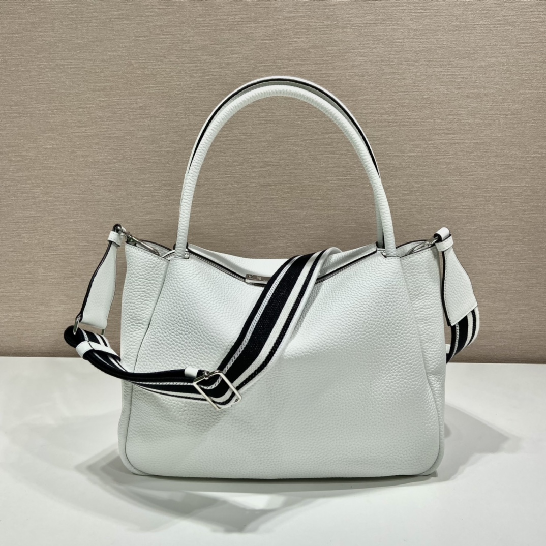Pra*a large leather handbag