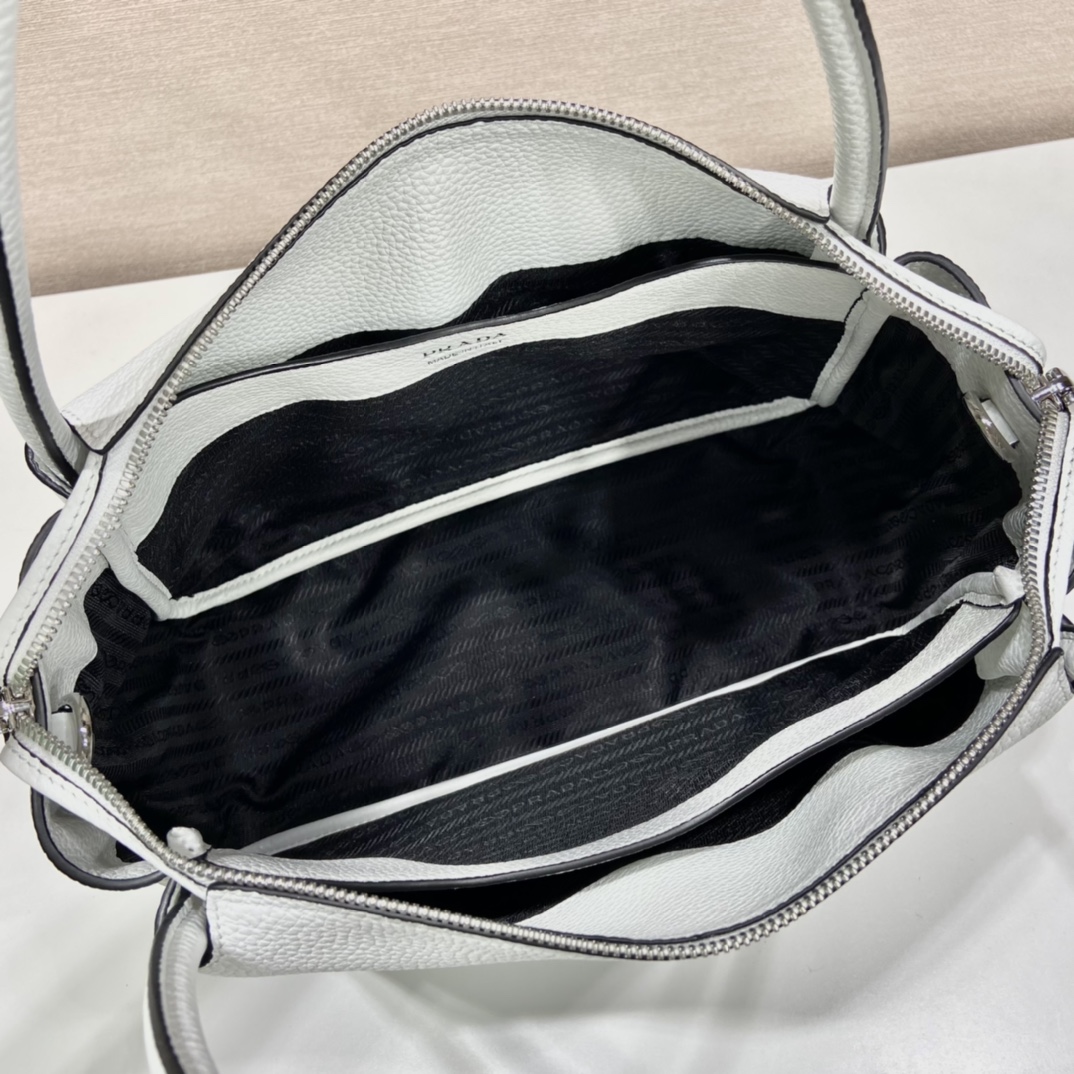 Pra*a large leather handbag