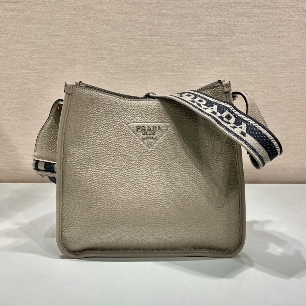 Pra*a leather hobo bag