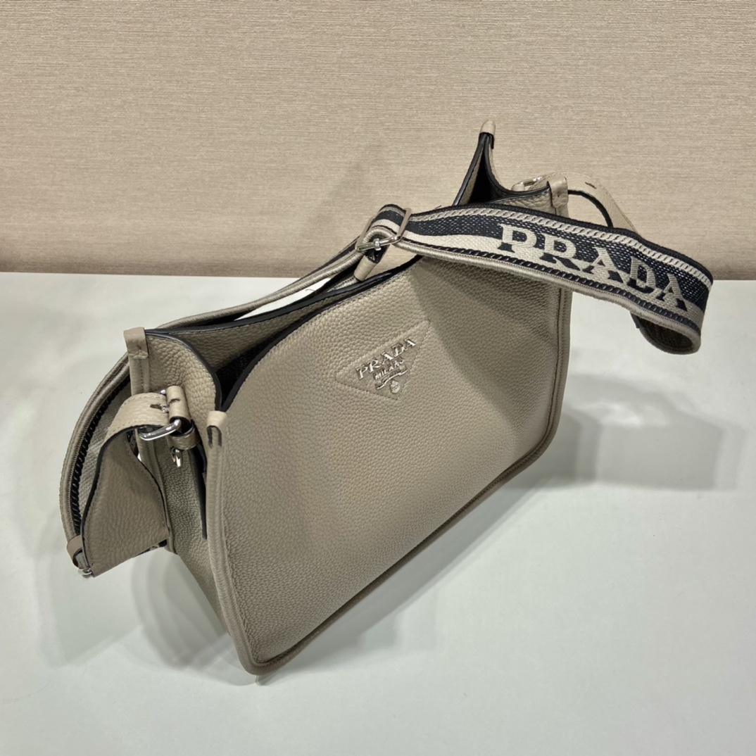 Pra*a leather hobo bag