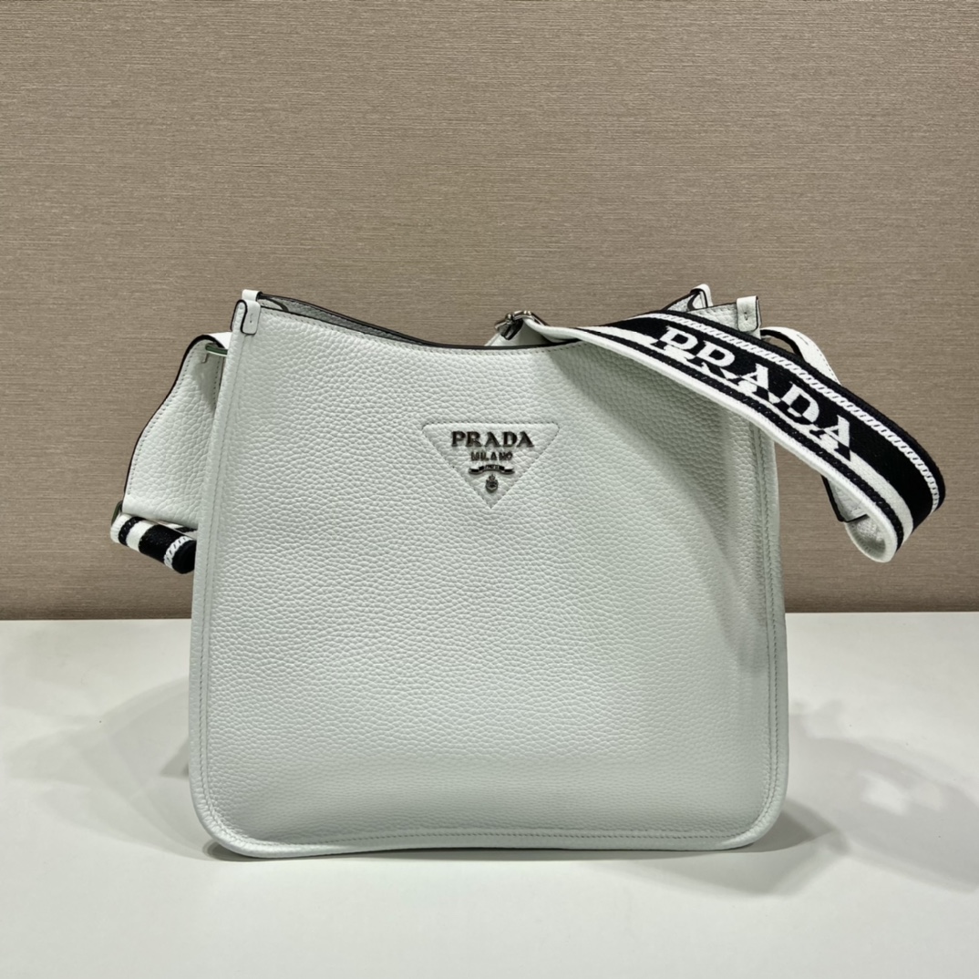 Pra*a leather hobo bag