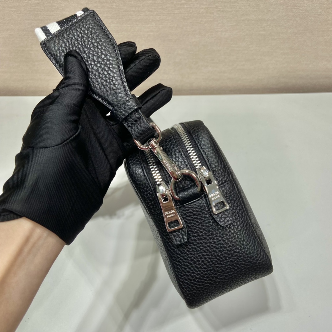 Pra*a shoulder bag