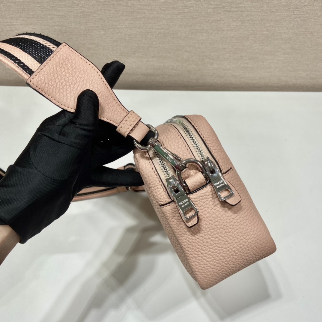 Pra*a shoulder bag