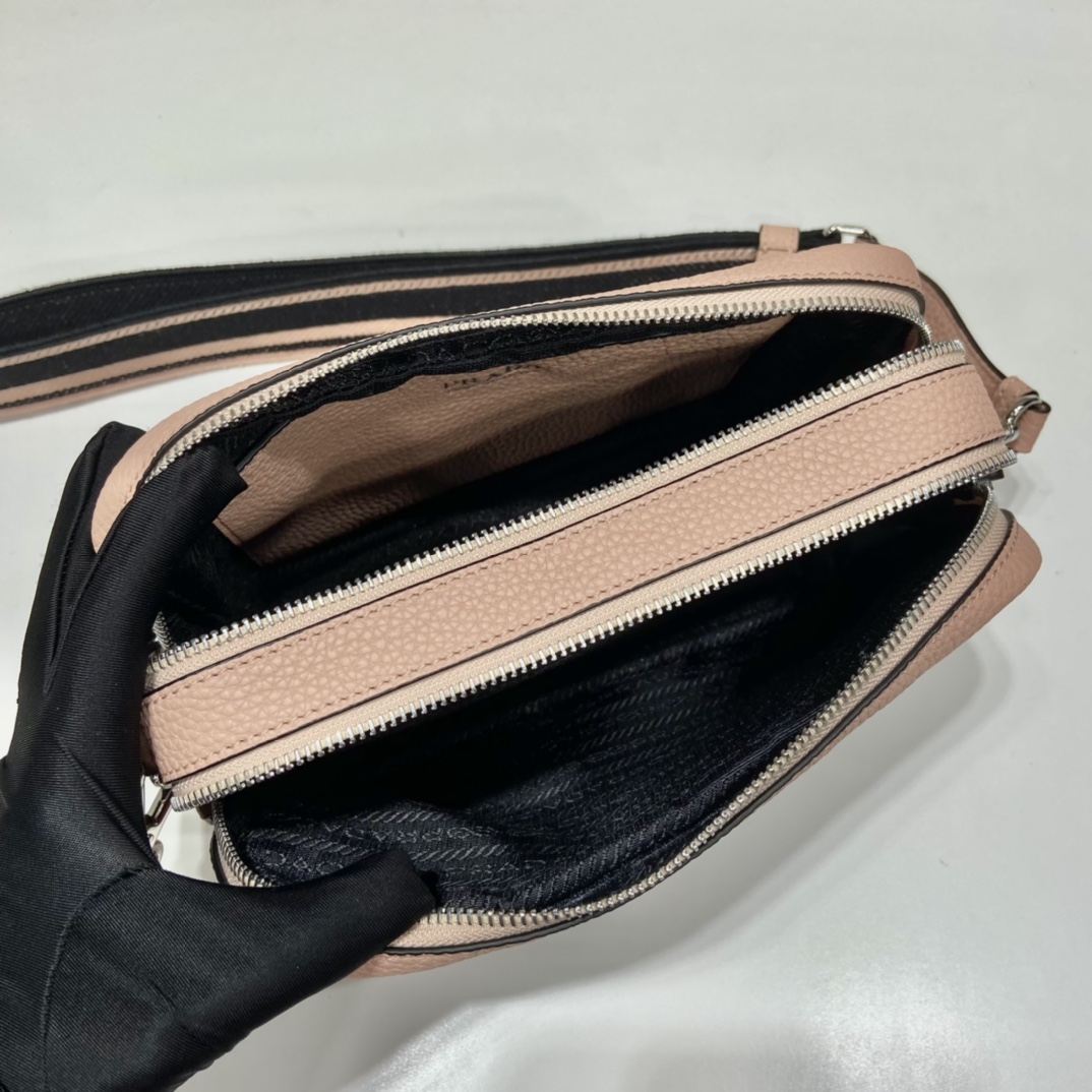 Pra*a shoulder bag