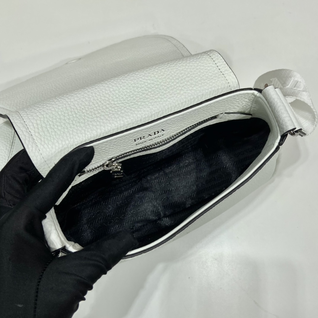 Pra*a shoulder bag