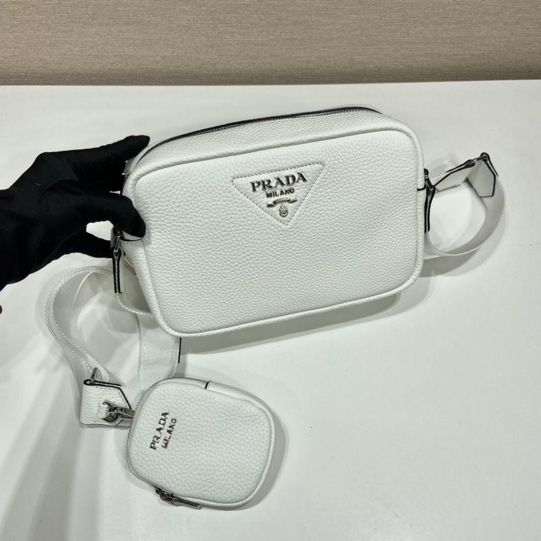 Pra*a leather shoulder bag