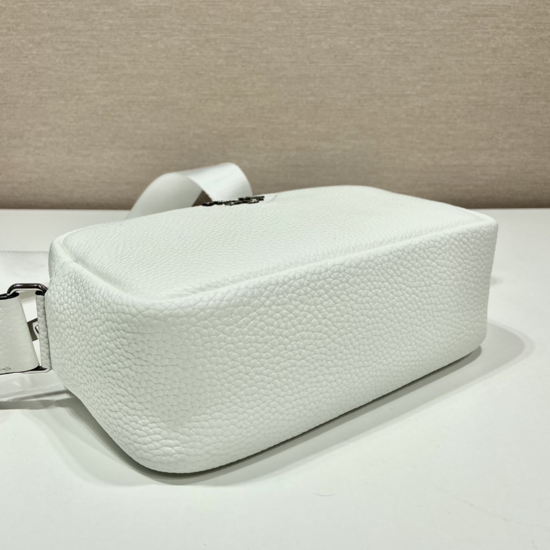 Pra*a leather shoulder bag