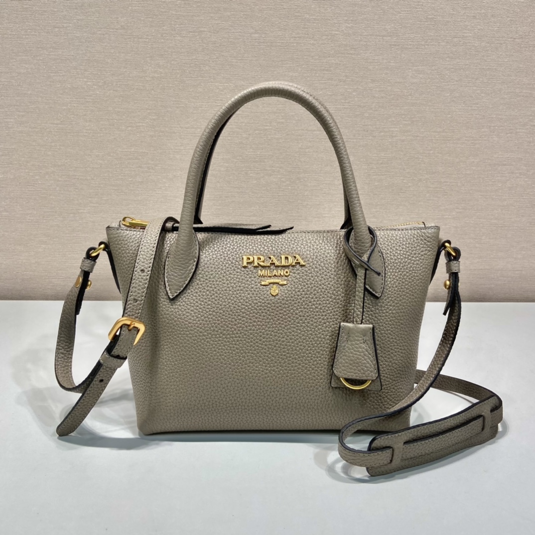 Pra*a leather bag
