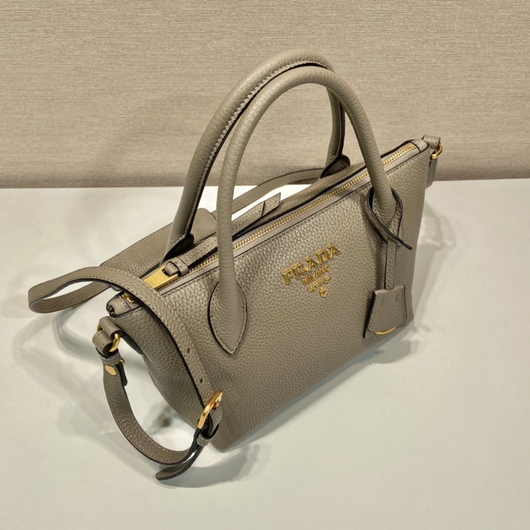 Pra*a leather bag