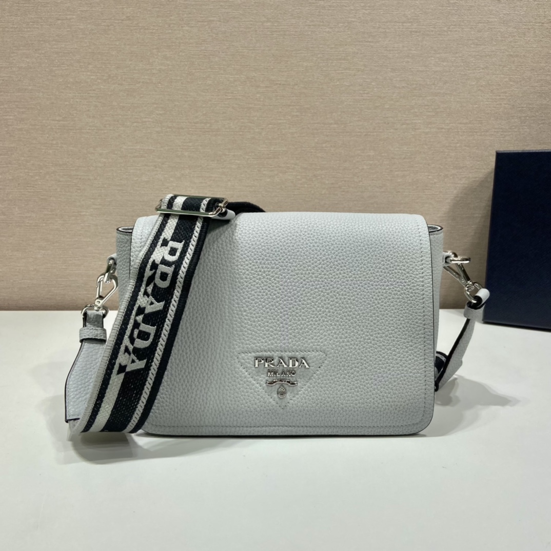 Pra*a leather shoulder bag