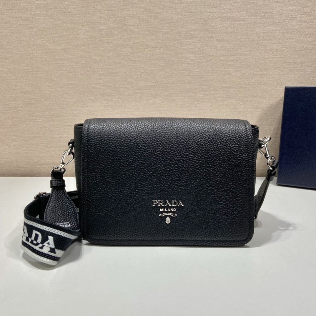 Pra*a leather shoulder bag