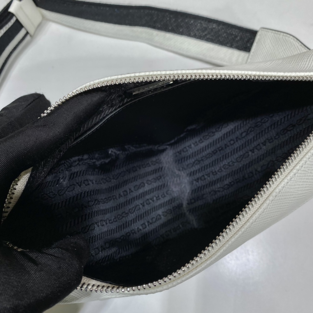 saffiano Pra*a triangle bag