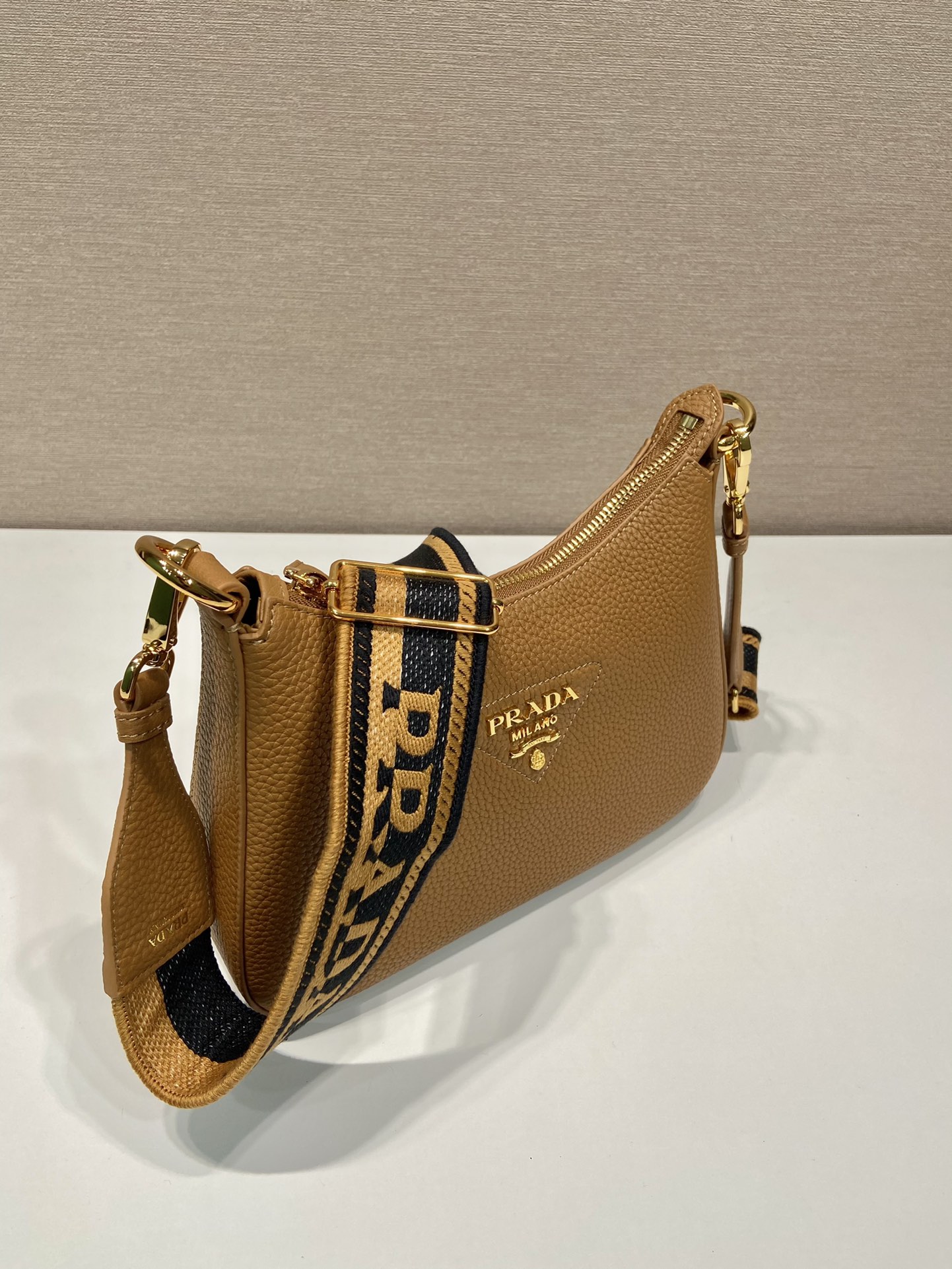 Pra*a leather shoulder bag