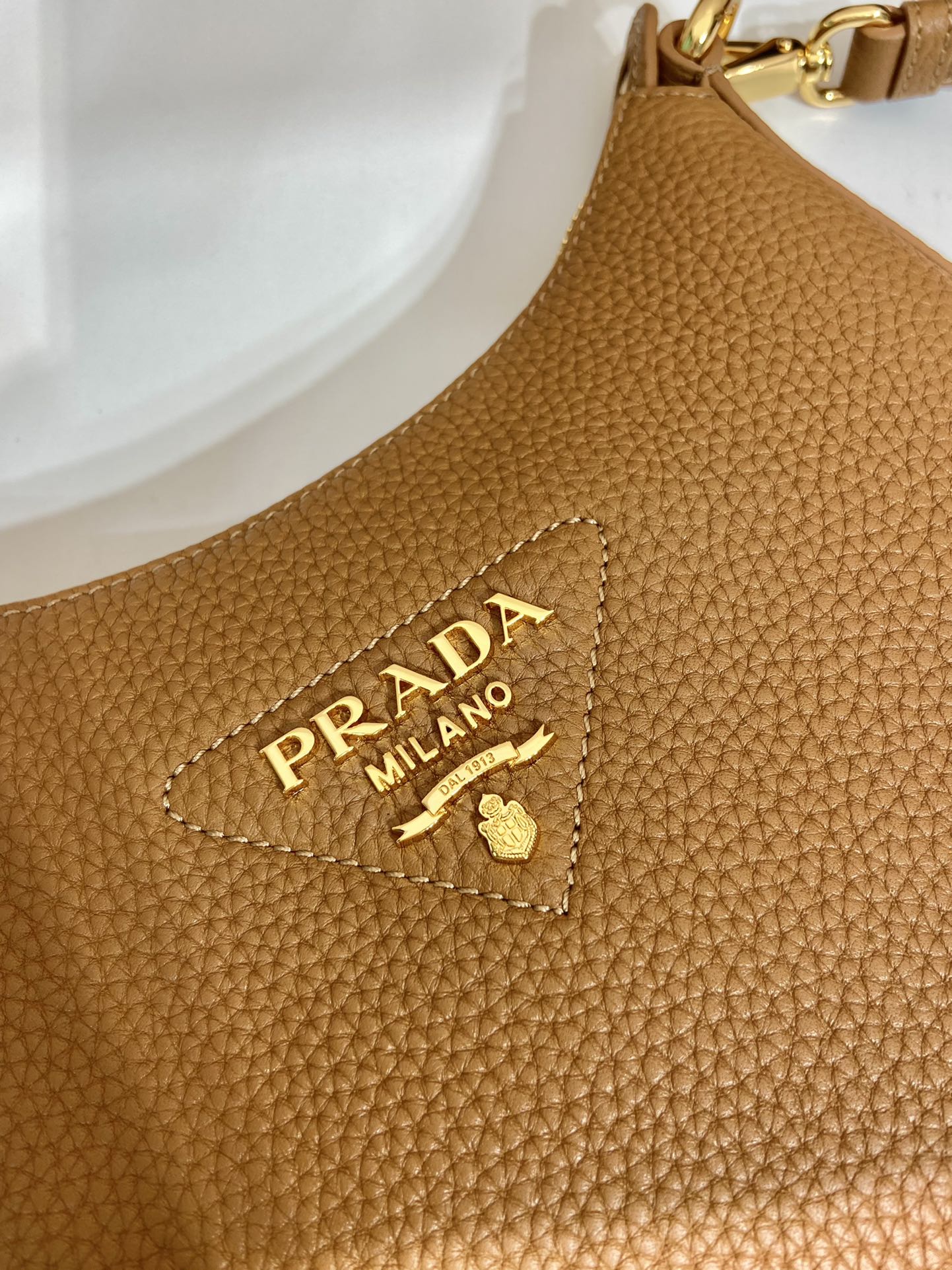 Pra*a leather shoulder bag