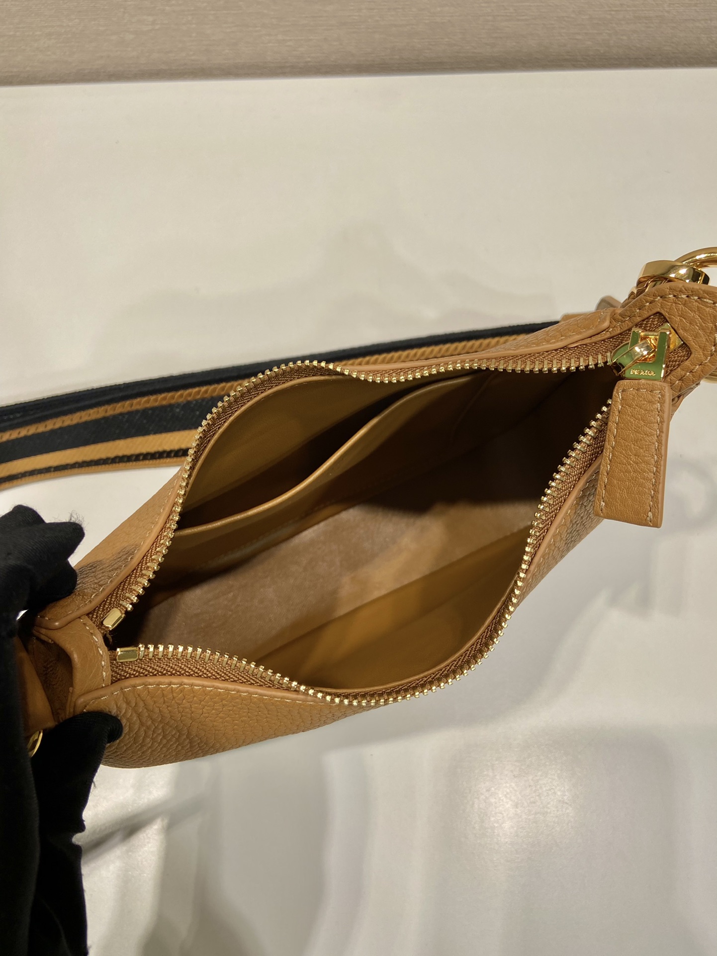 Pra*a leather shoulder bag