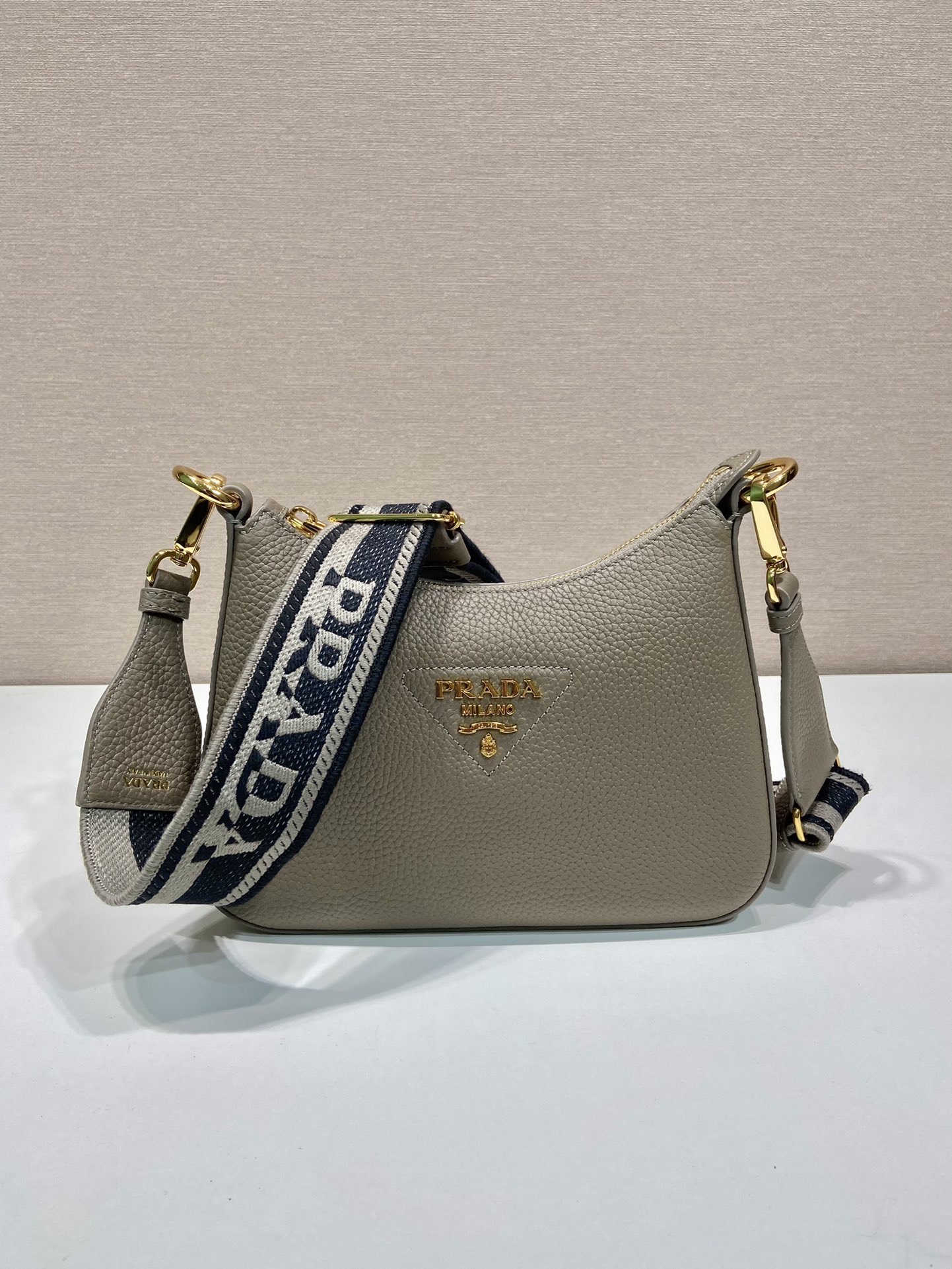 Pra*a leather shoulder bag