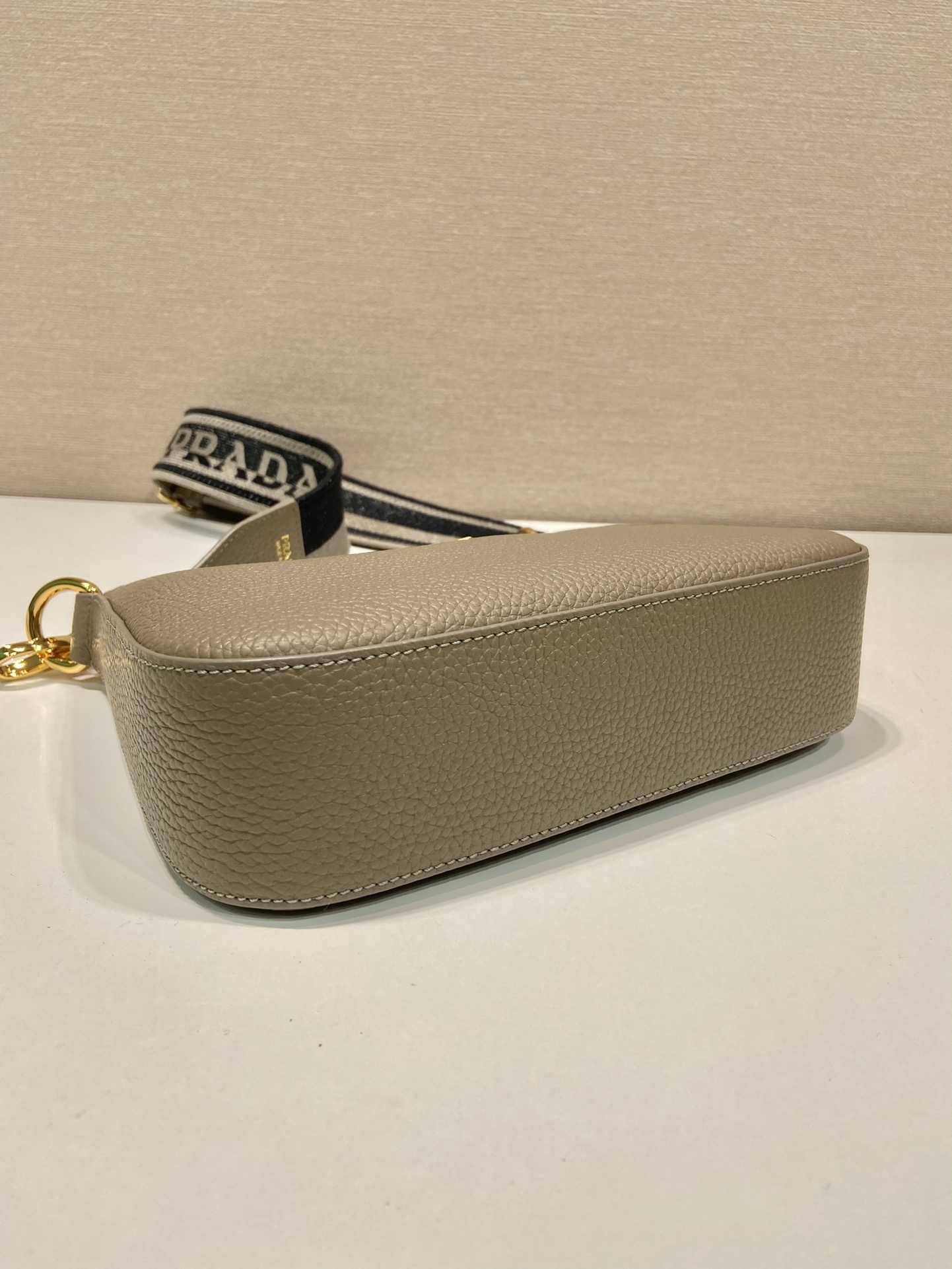 Pra*a leather shoulder bag