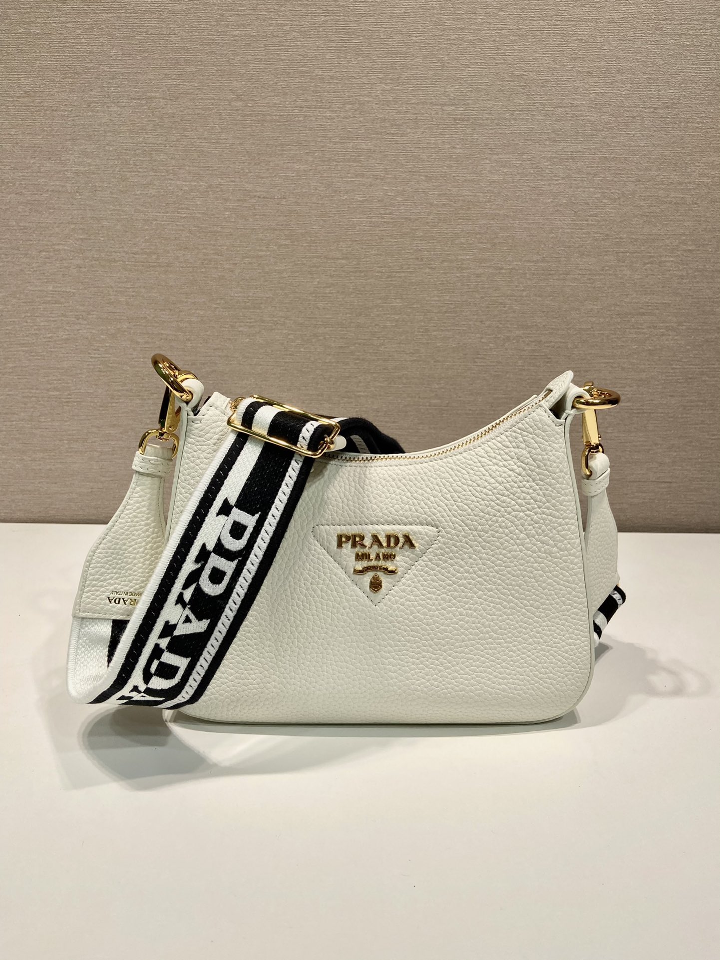 Pra*a leather shoulder bag