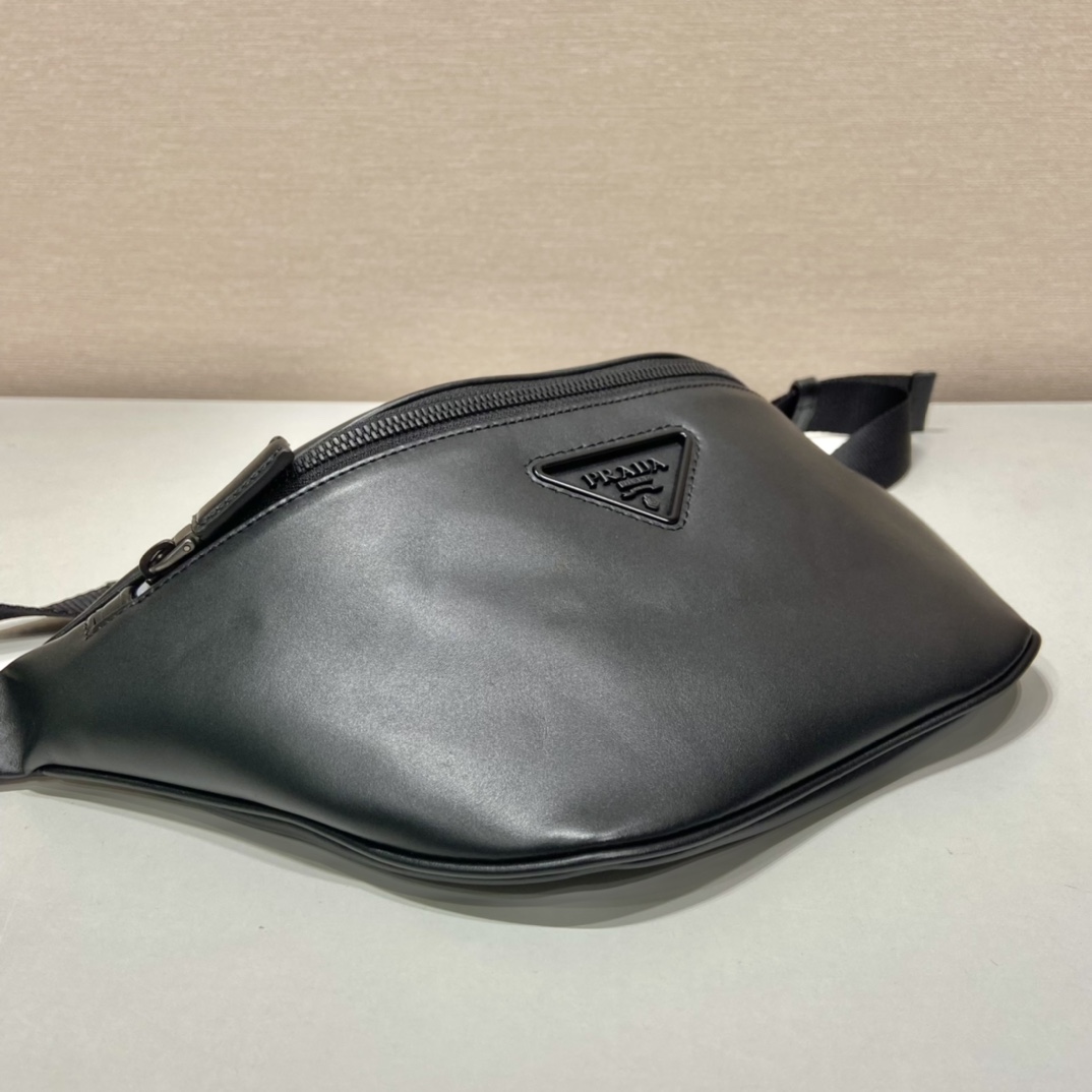 Pra*a black leather belt bag