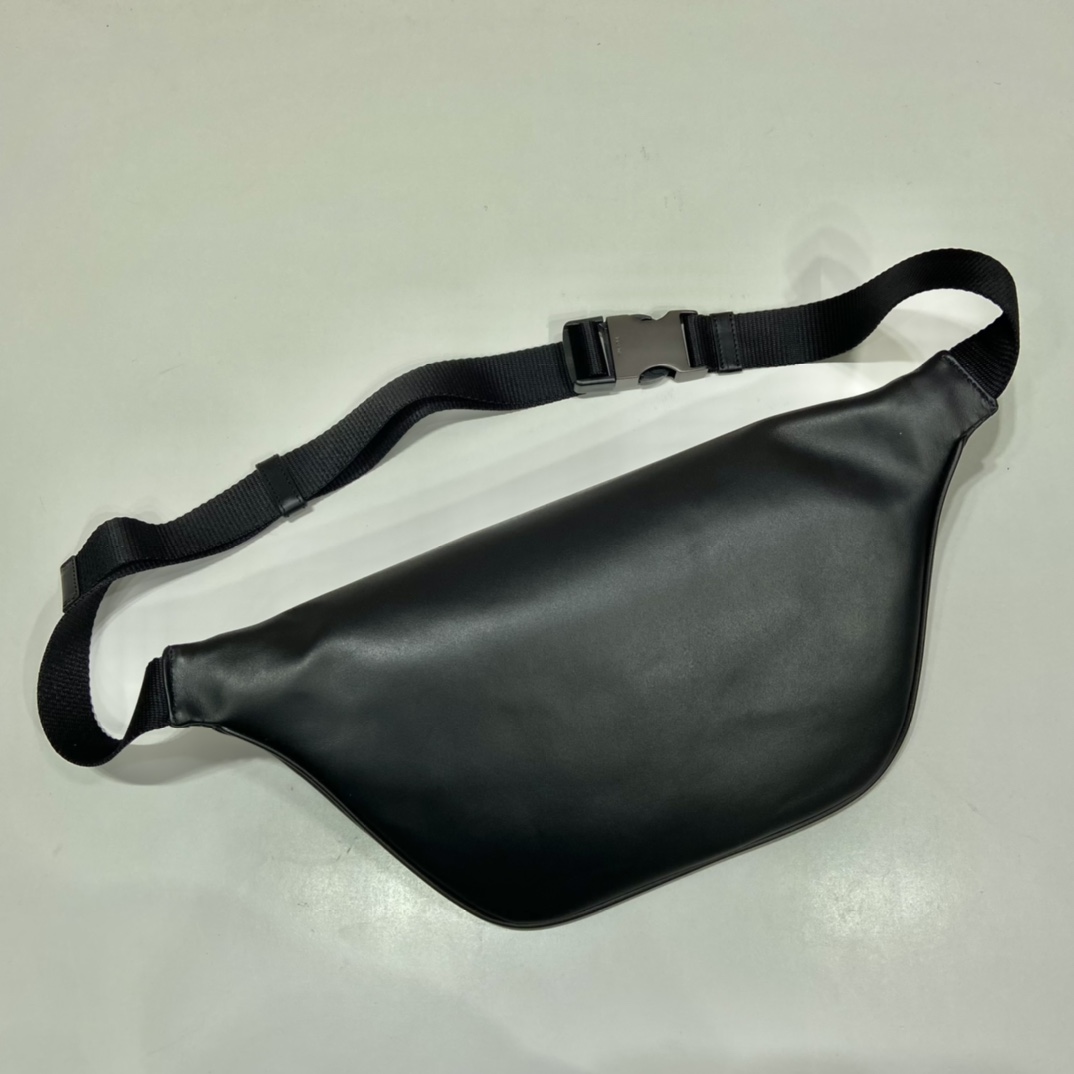 Pra*a black leather belt bag