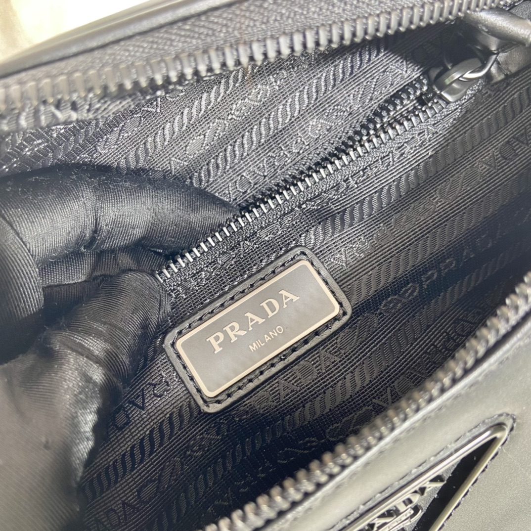Pra*a black leather belt bag