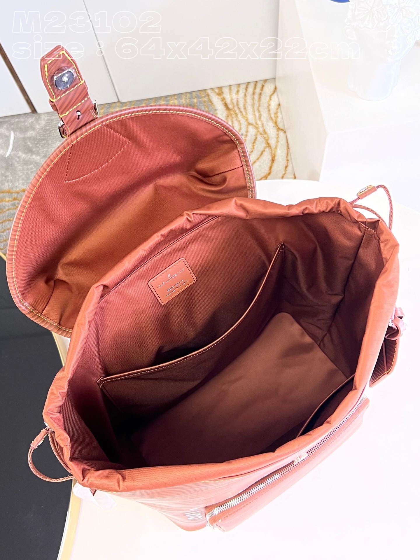 l**is V*t*n montsouris backpack
