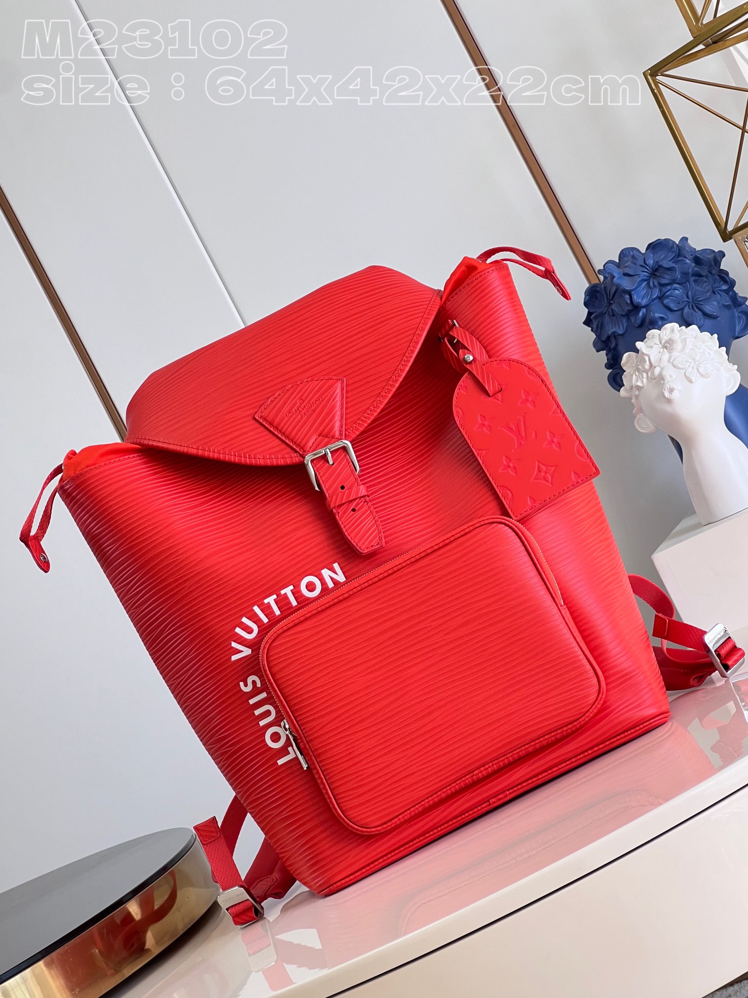 l**is V*t*n montsouris backpack