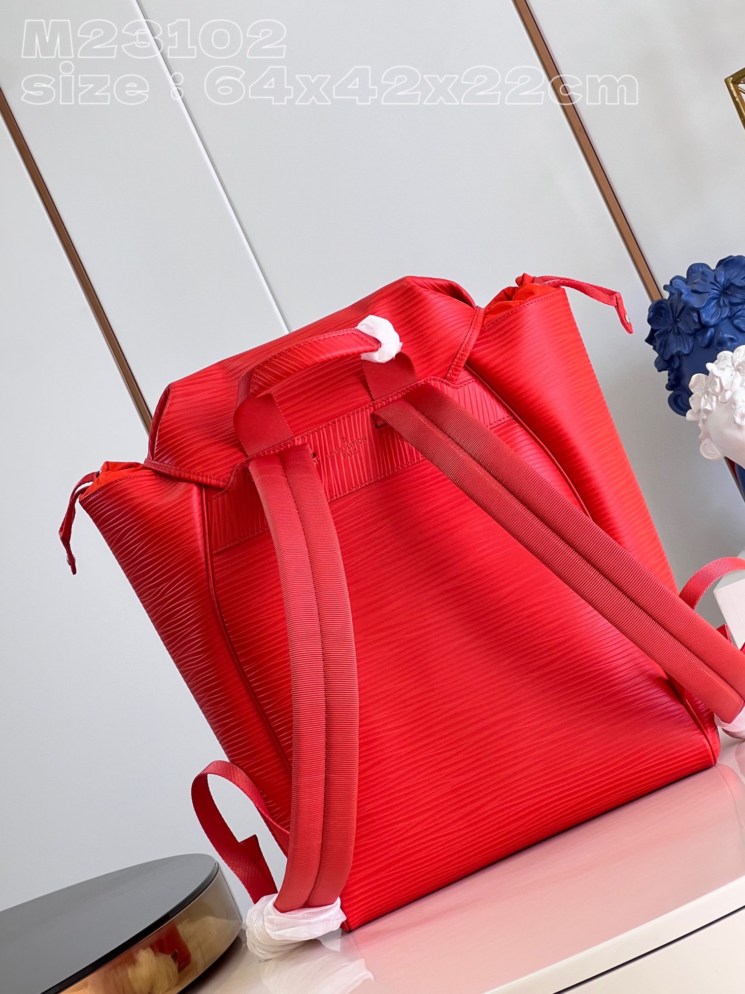 l**is V*t*n montsouris backpack