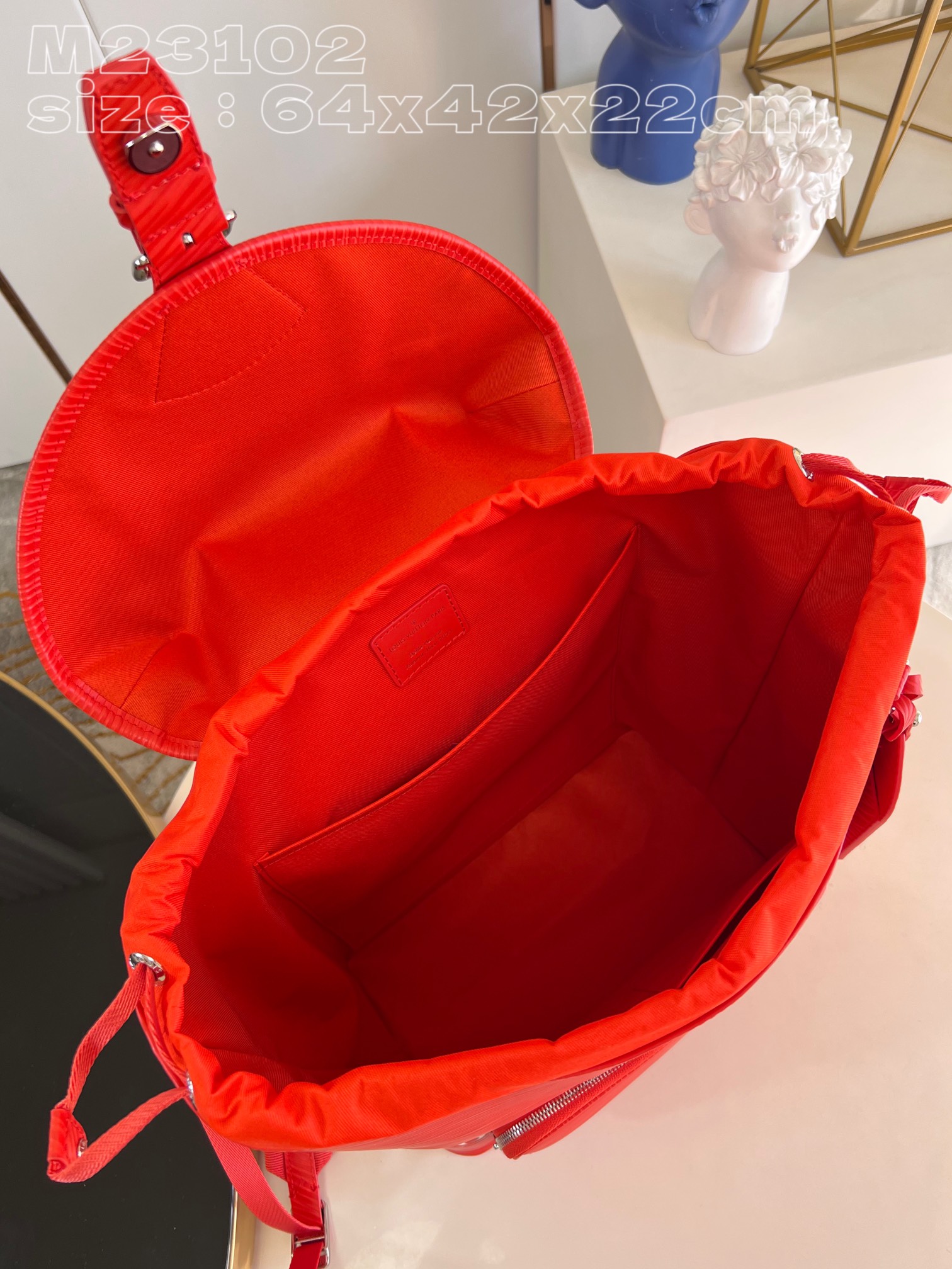 l**is V*t*n montsouris backpack