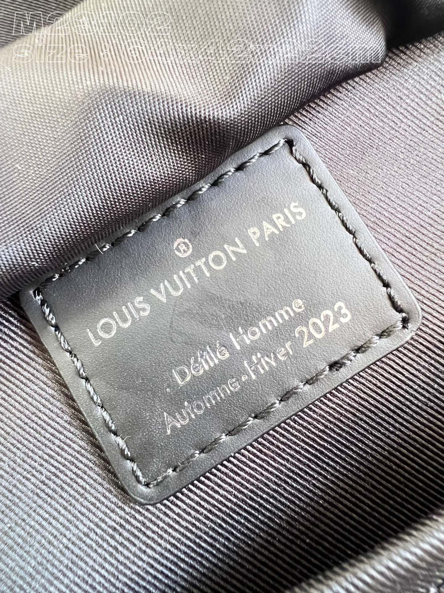 l**is V*t*n montsouris backpack
