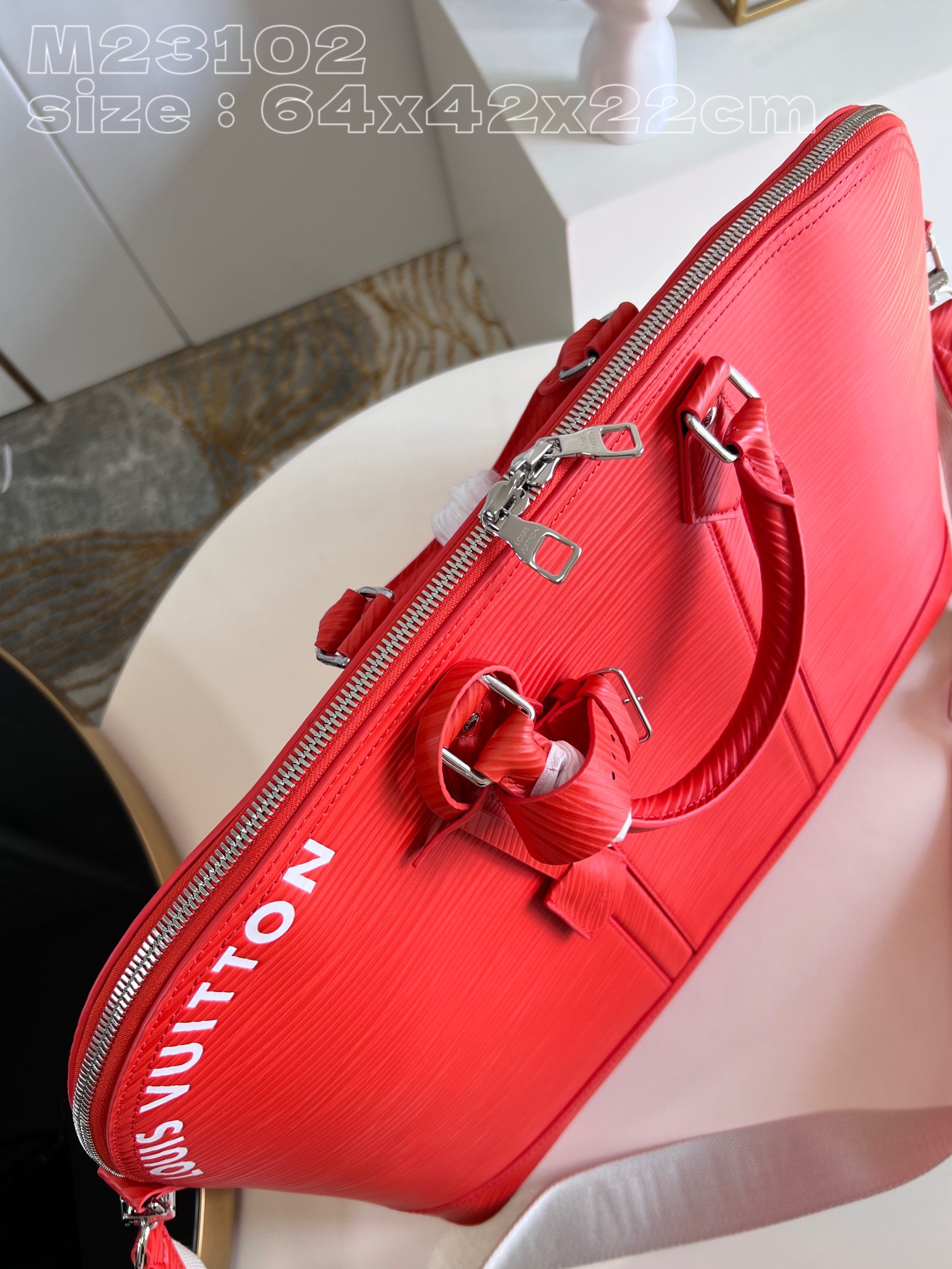 l**is V*t*n alma travel gm bag