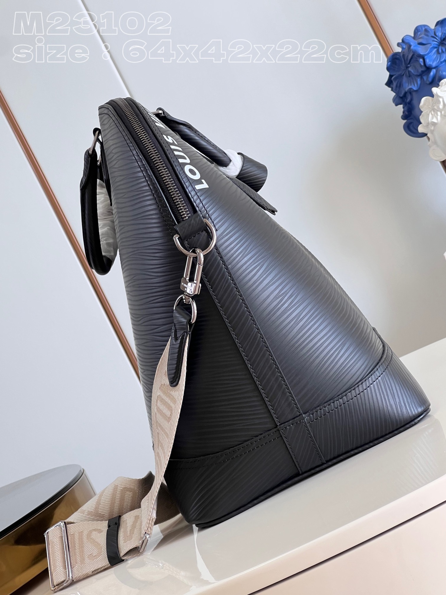 l**is V*t*n alma travel gm bag