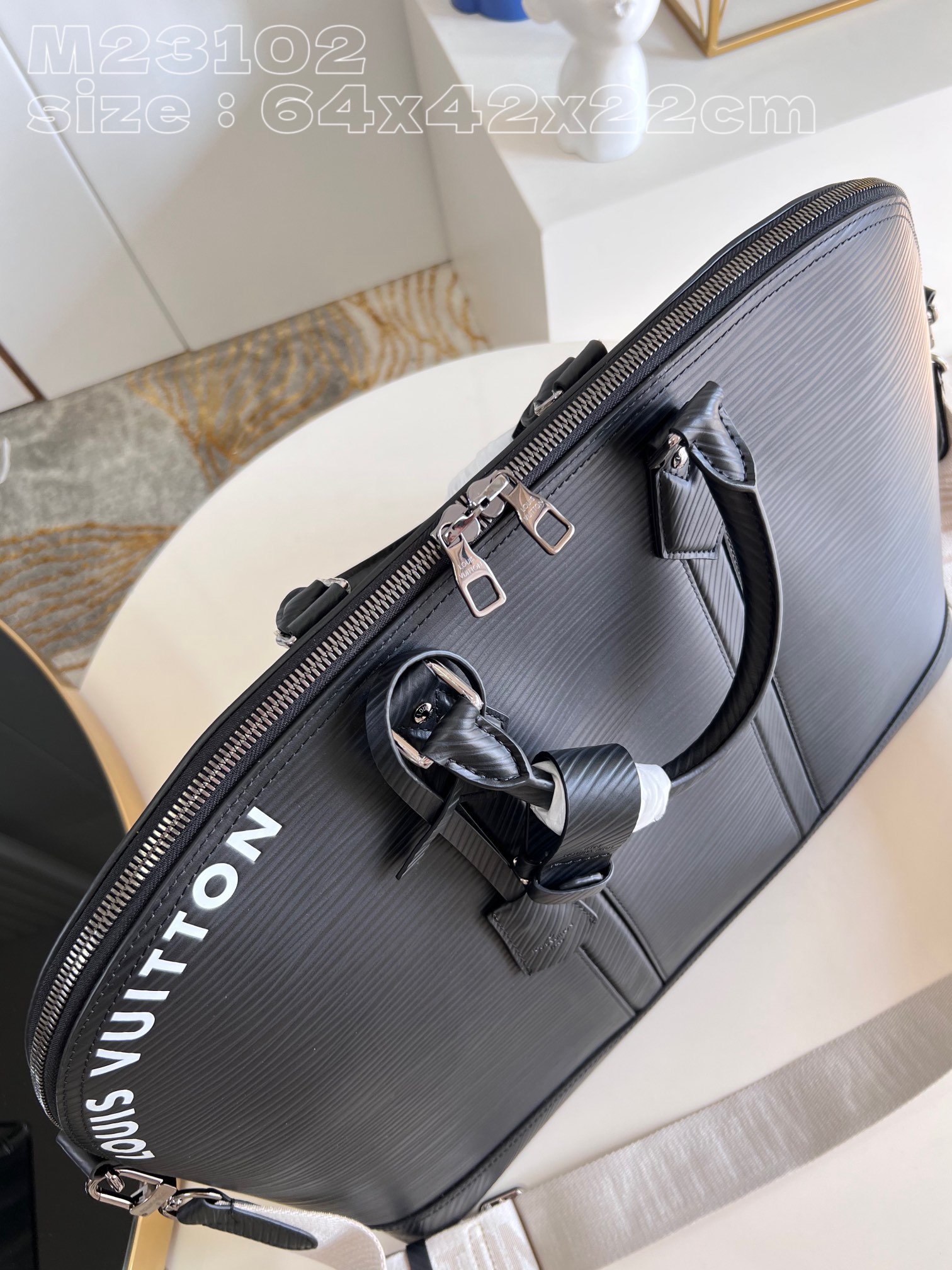 l**is V*t*n alma travel gm bag
