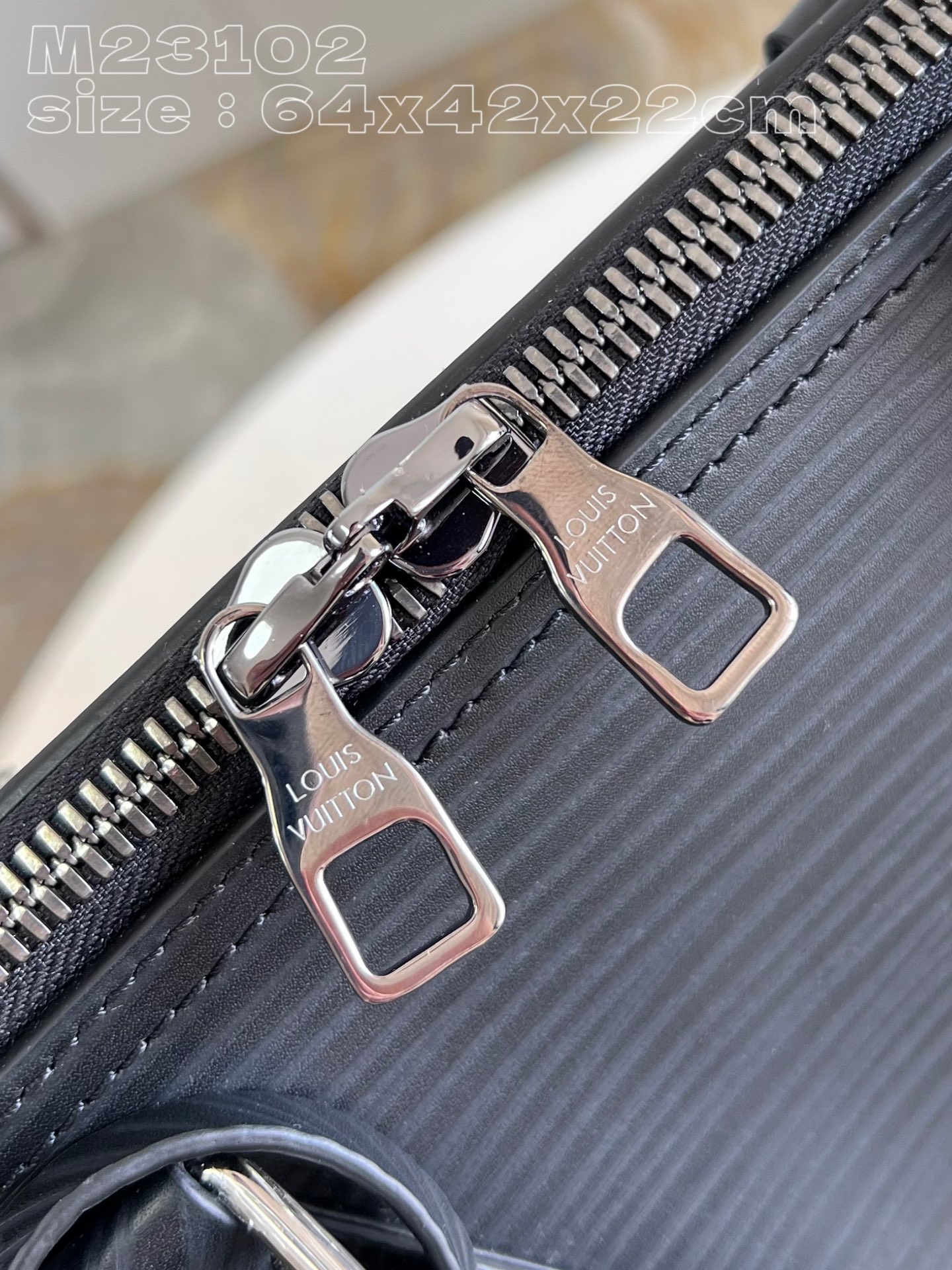 l**is V*t*n alma travel gm bag