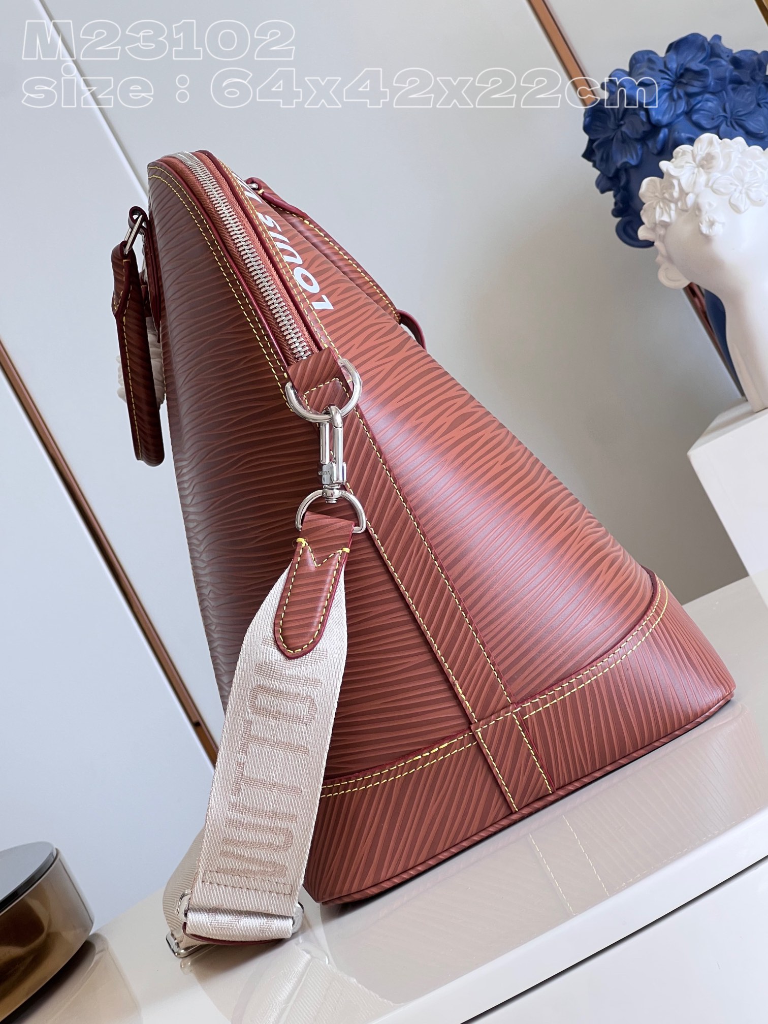 l**is V*t*n alma travel gm bag