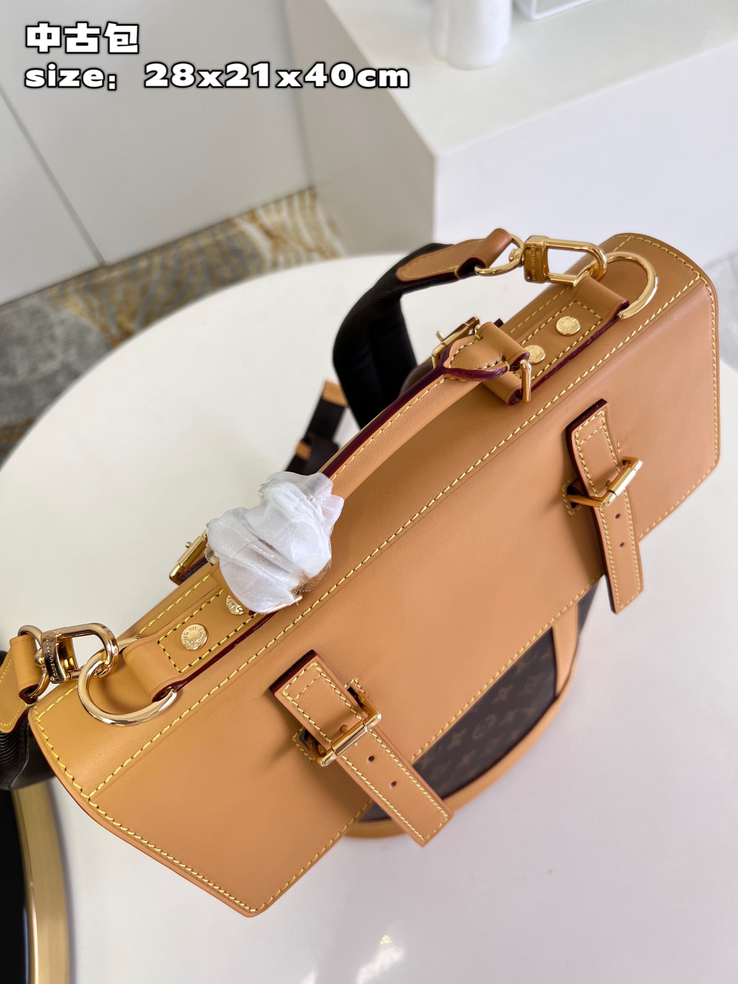 l**is V*t*n montsouris backpack