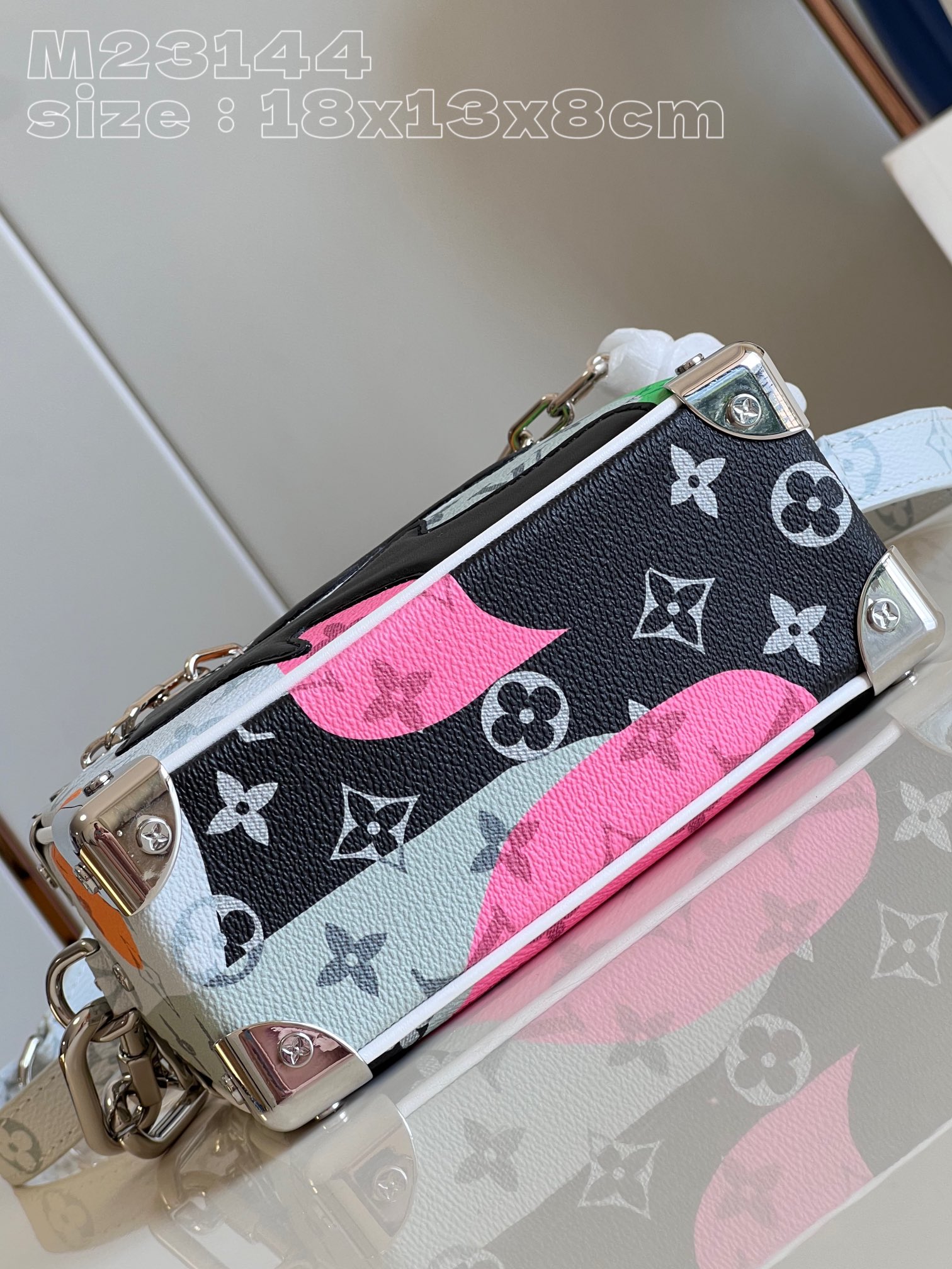 l**is V*t*n mini soft trunk bag