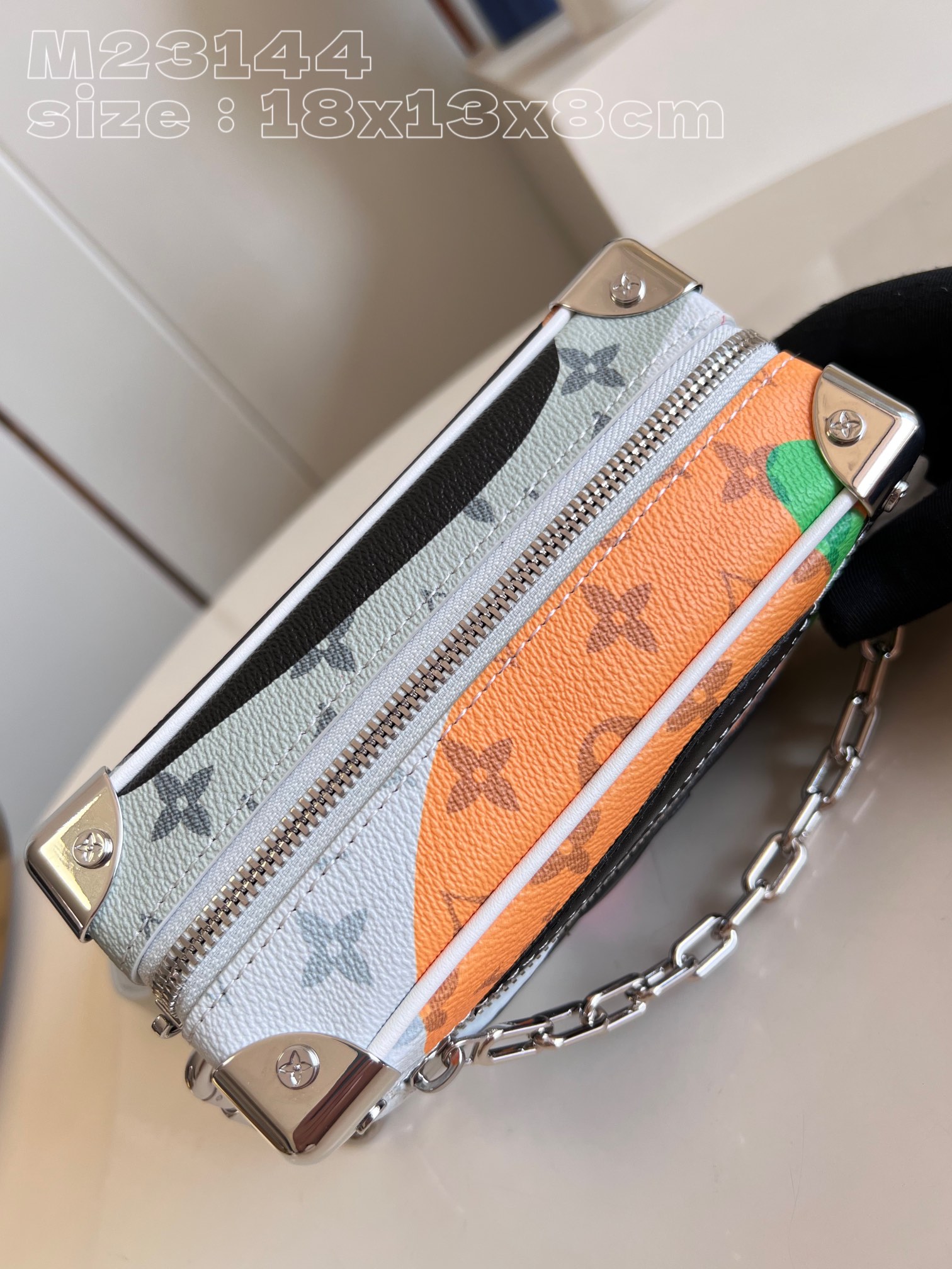 l**is V*t*n mini soft trunk bag