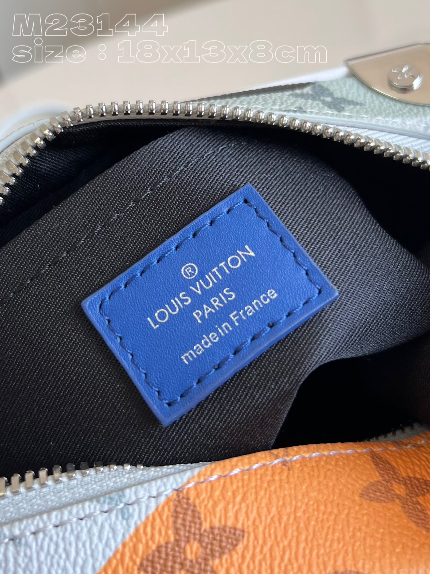 l**is V*t*n mini soft trunk bag