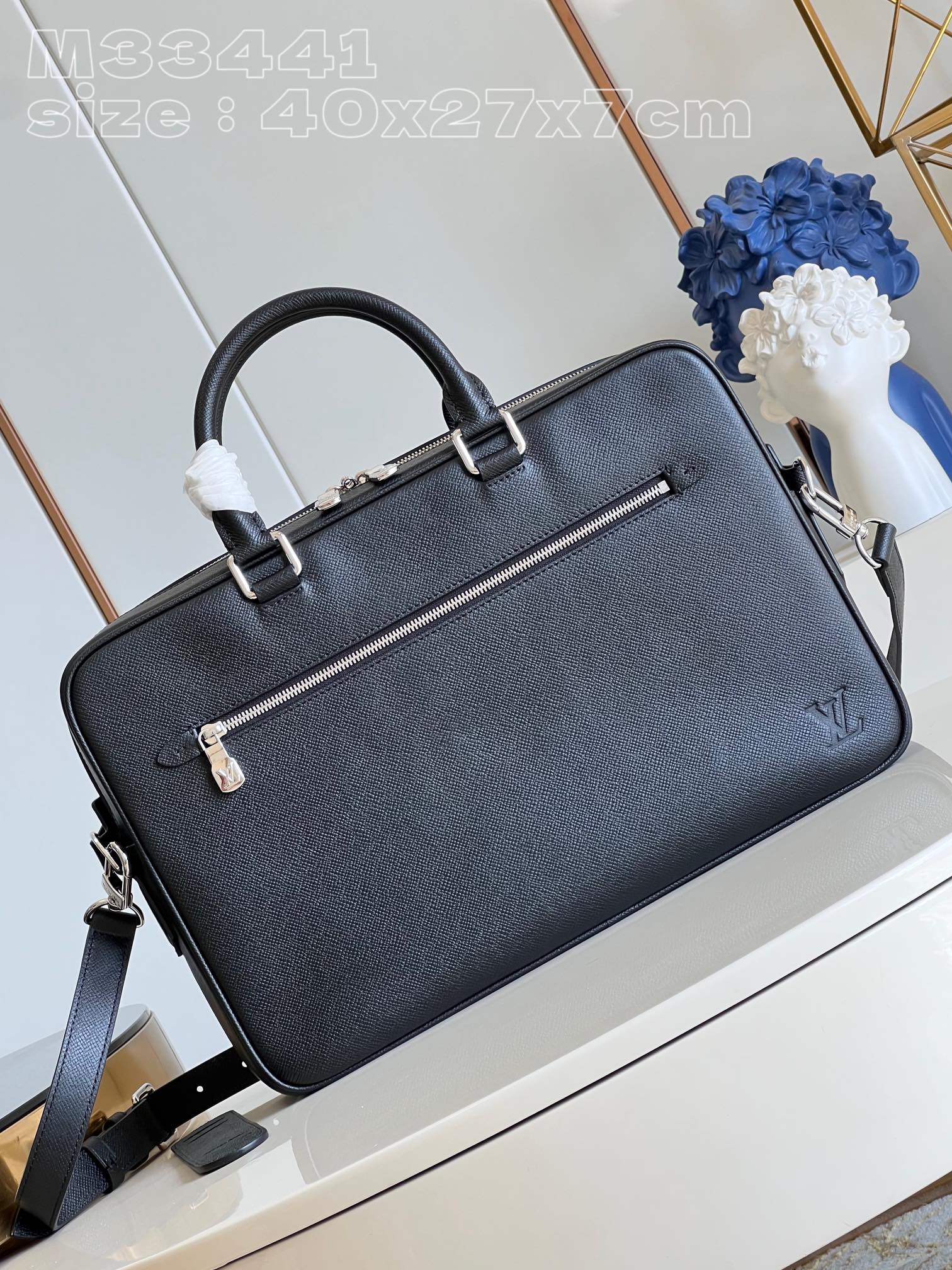 l**is V*t*n porte-documents business bag