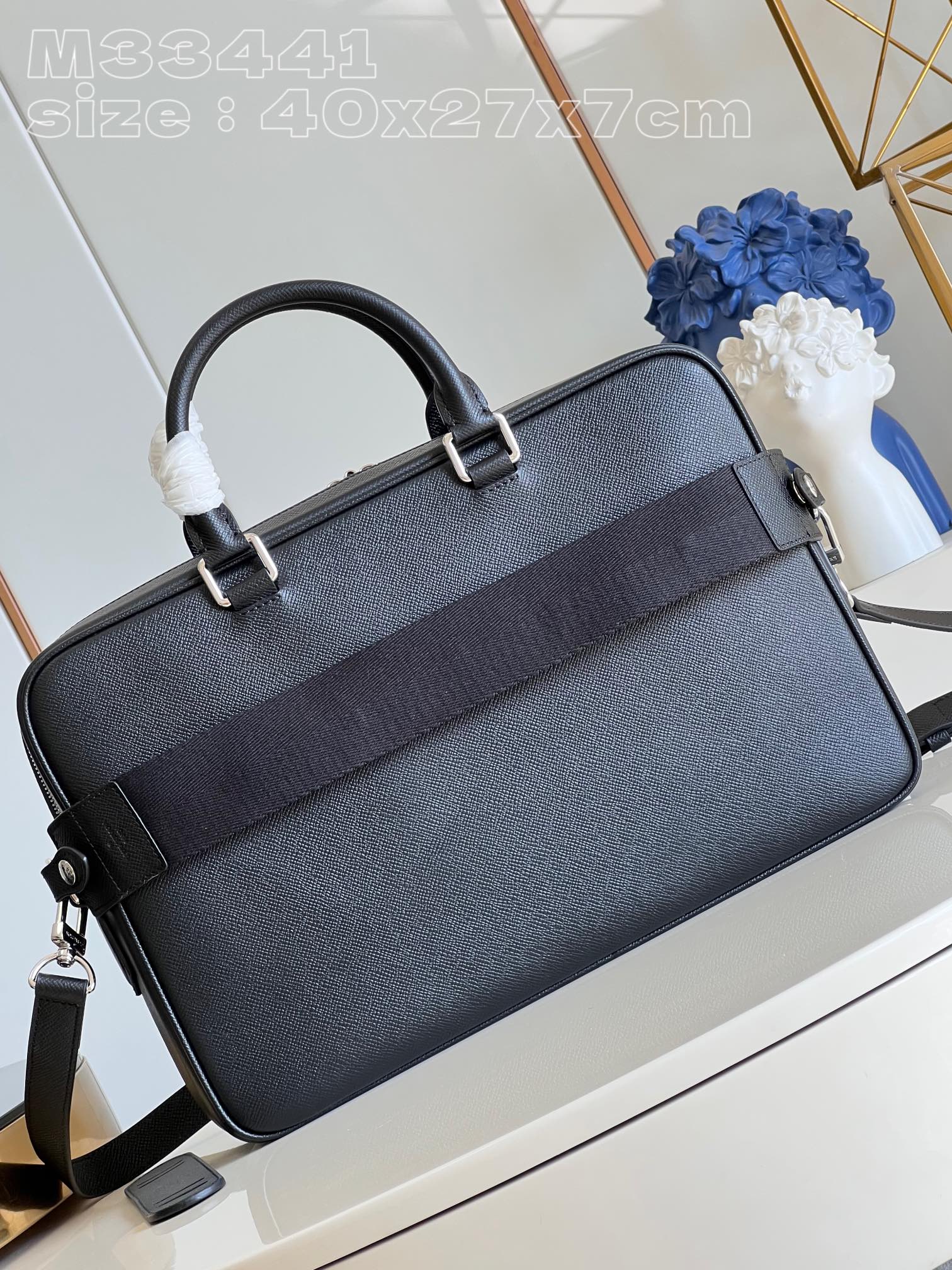 l**is V*t*n porte-documents business bag
