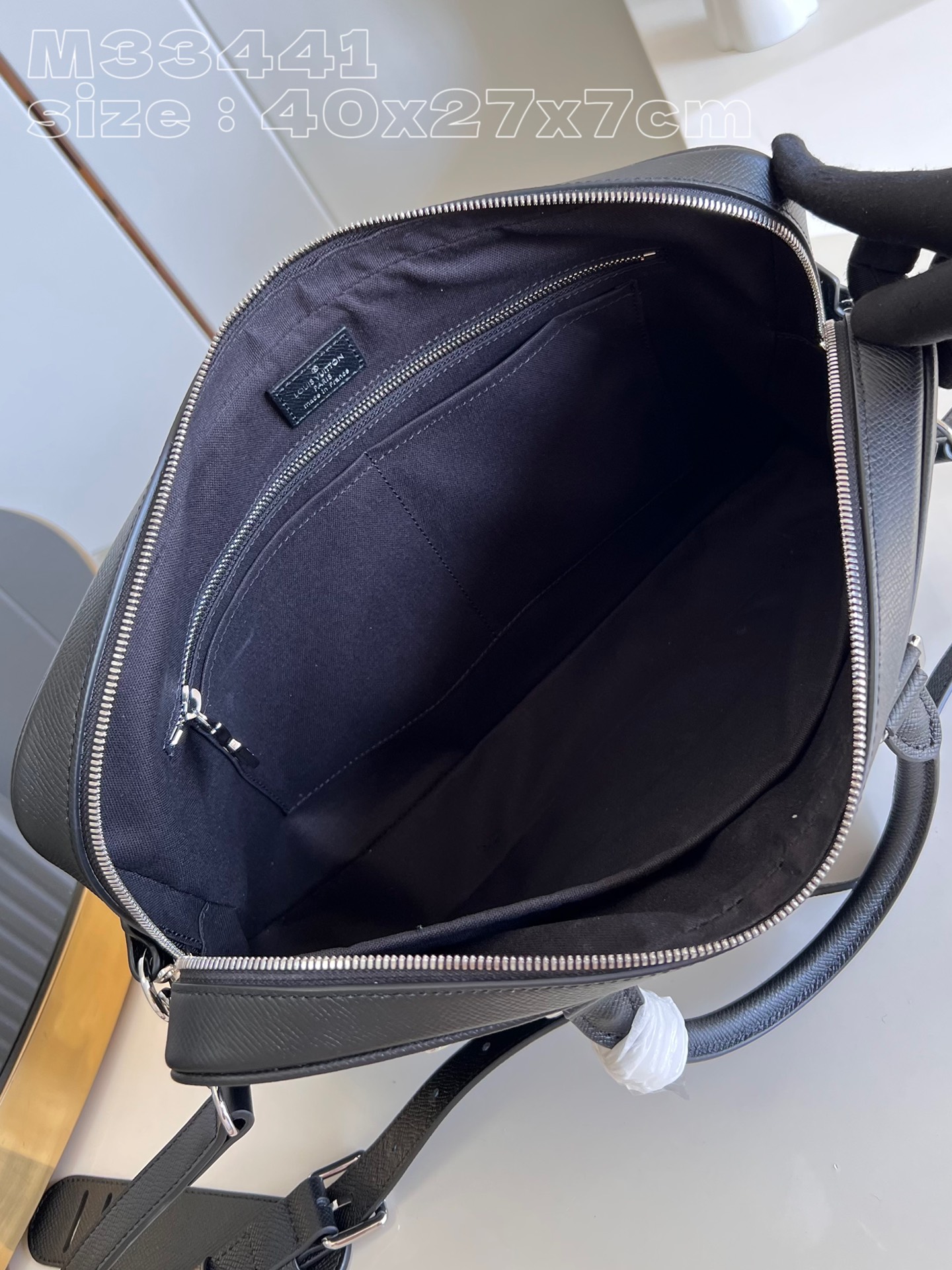 l**is V*t*n porte-documents business bag