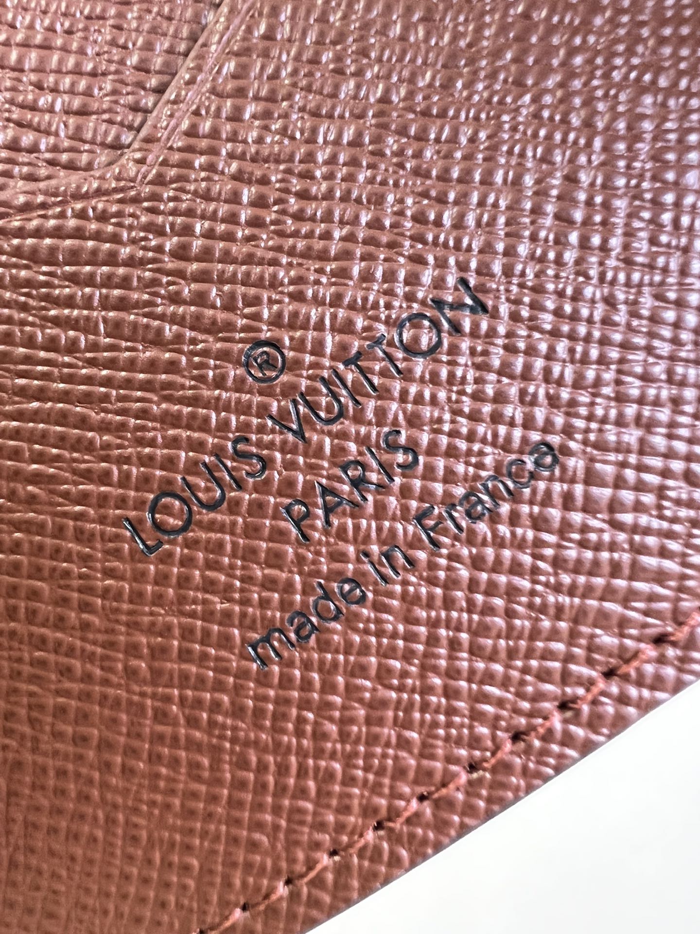 l**is V*t*n wallet