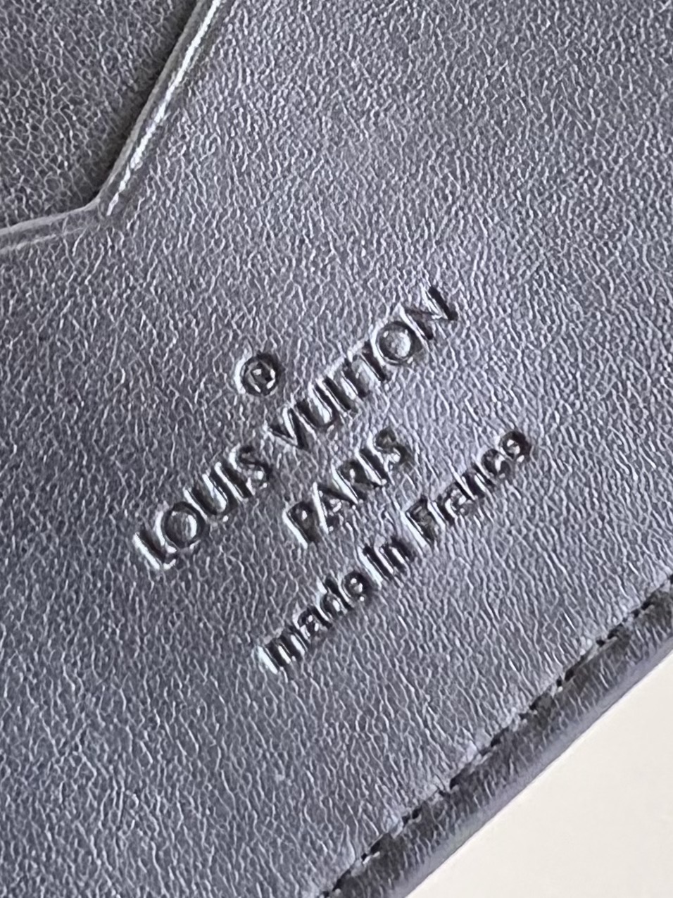 l**is V*t*n wallet