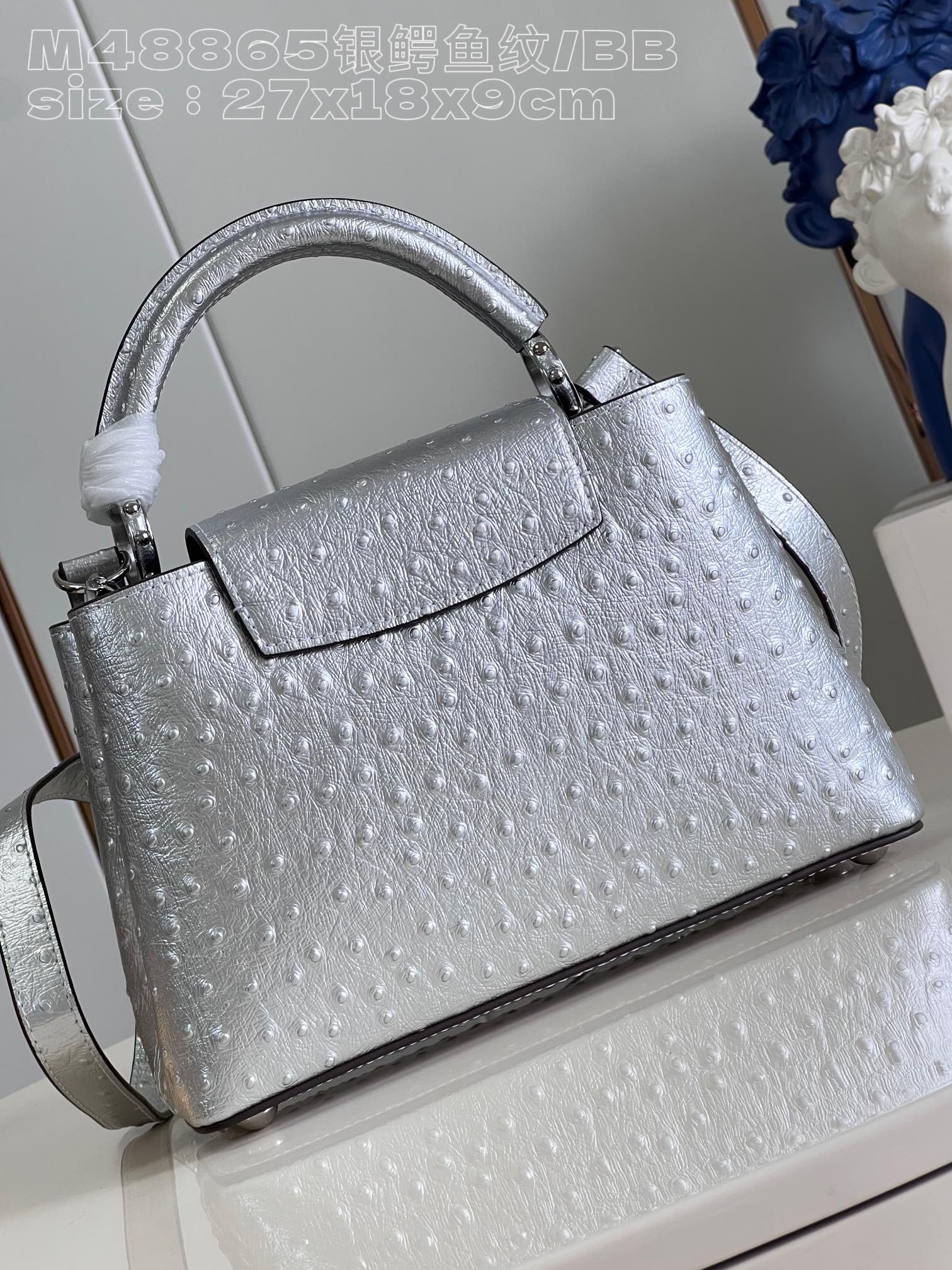 l**is V*t*n capucines bb small handbag